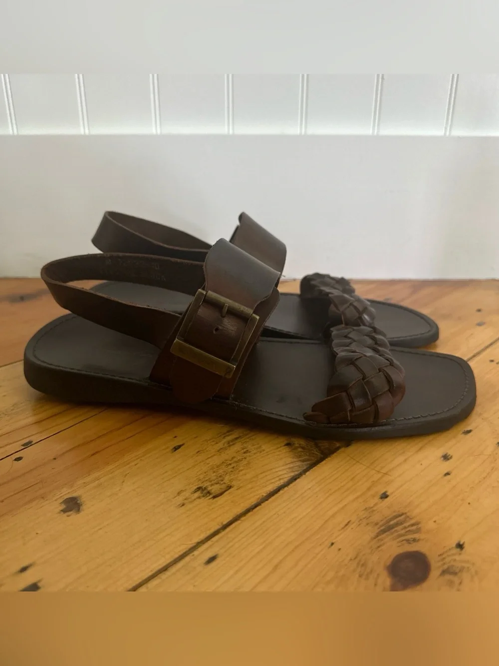 KENNETH COLE Men’s Size 10 Brown Leather Sandals Braided Strap Electric Shock